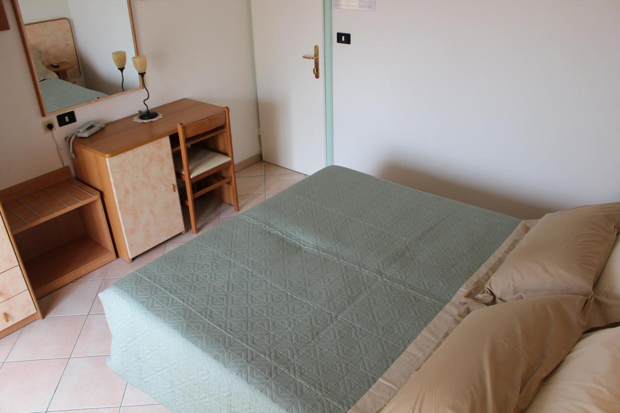 Hotel Verdemare Rimini Room photo