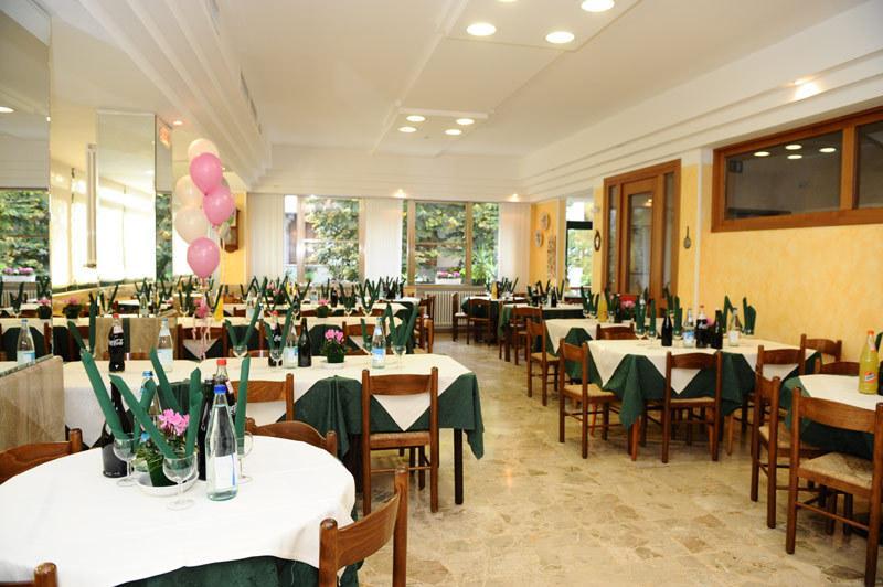 Hotel Verdemare Rimini Exterior photo