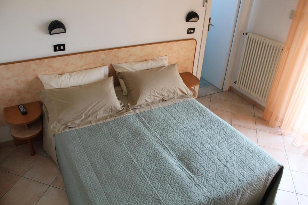 Hotel Verdemare Rimini Room photo